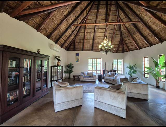 7 BEDROOM HOUSE FOR SALE IN LASIANDRA